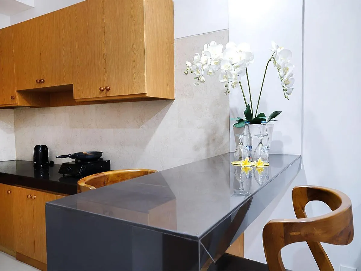 Amanlane Suite Seminyak Managed By Arm Hospitality לינה וארוחת בוקר סמיניאק